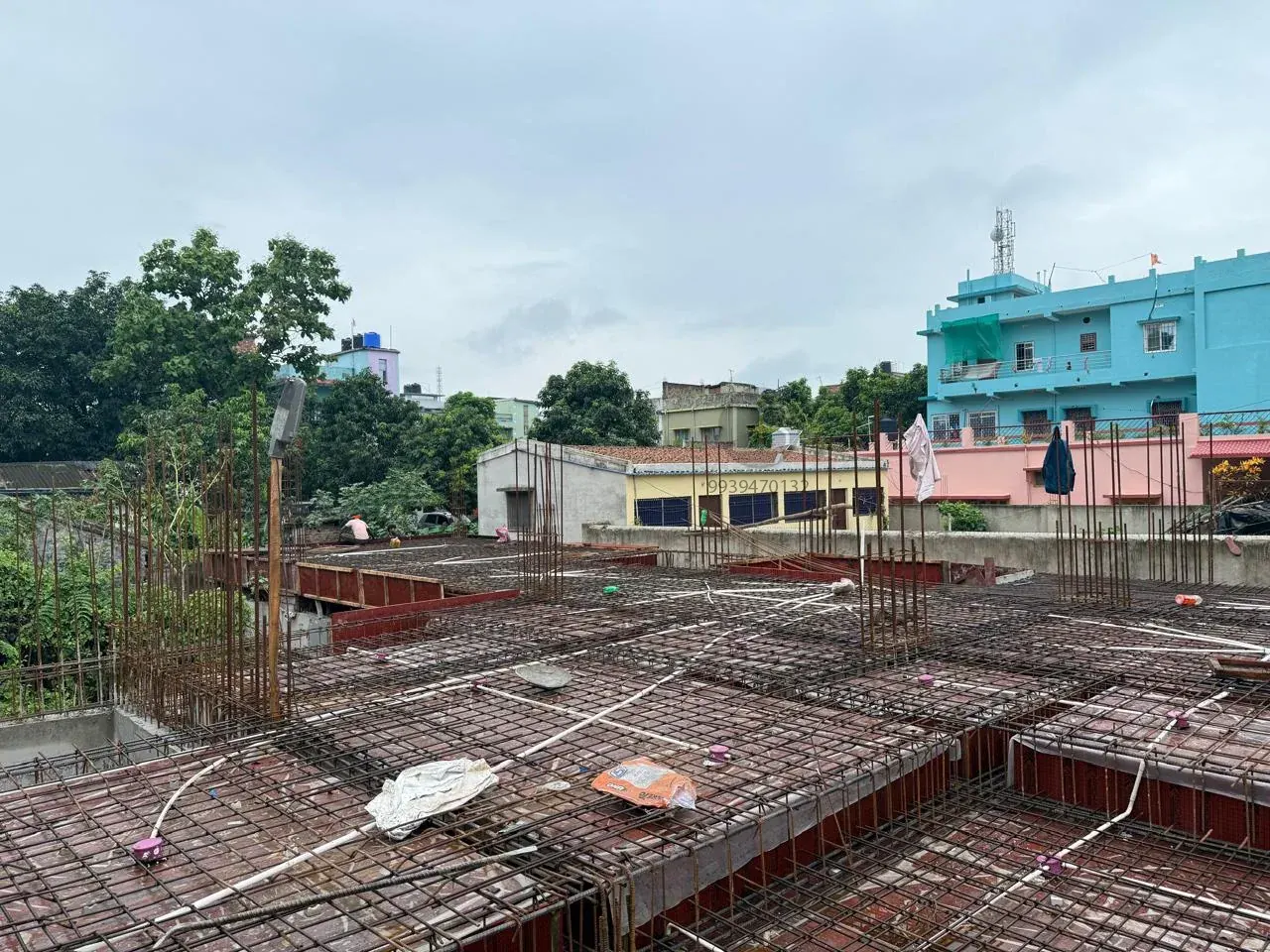 RCC slab reinforcement with surrounding buildings